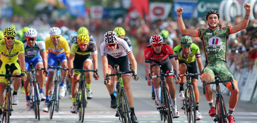 Veloso supera una estapa que acabó al sprint, a la espera de la montaña de hoy