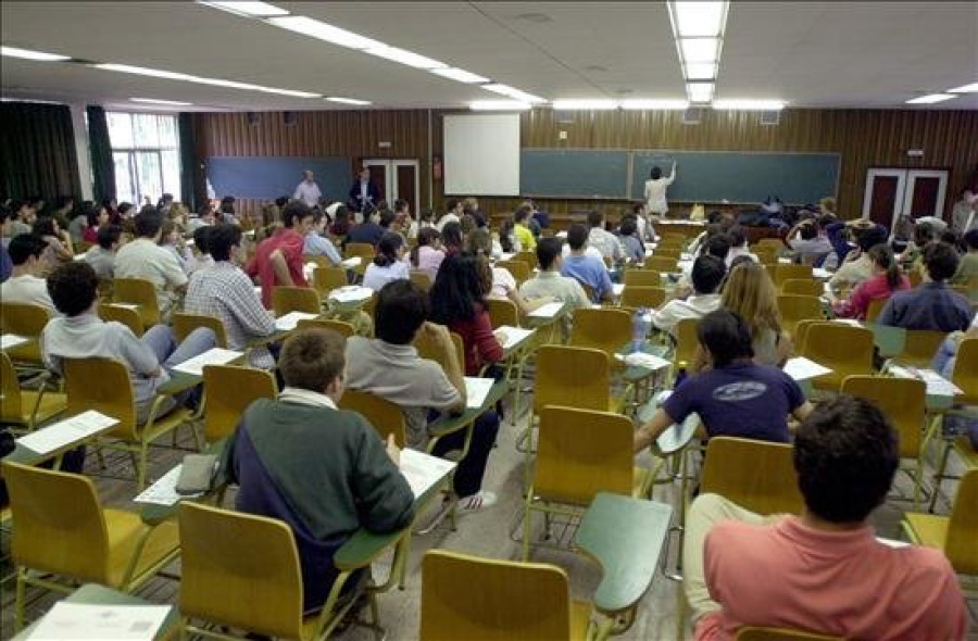 Profesores y estudiantes universitarios demandan más formación práctica