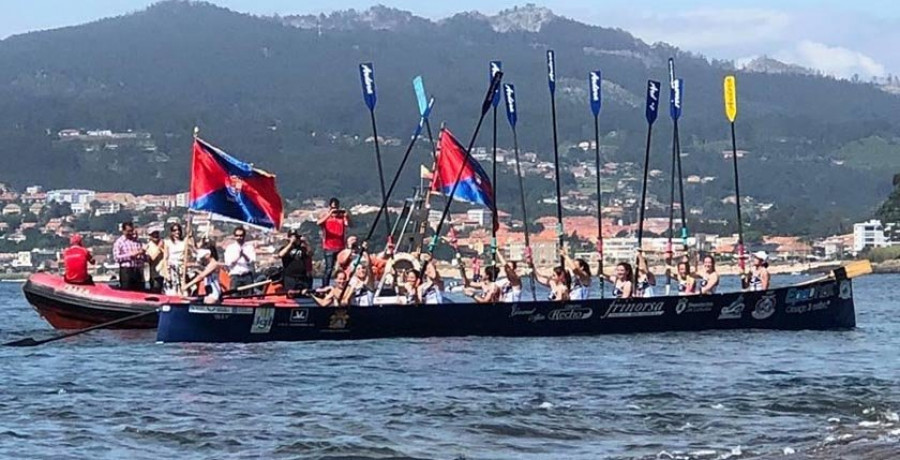 Náutico de Riveira se impone en Baiona en la regata femenina