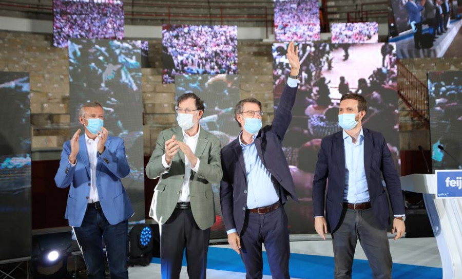 Casado y Rajoy se unen para elogiar a Feijóo e impulsar su cuarto triunfo