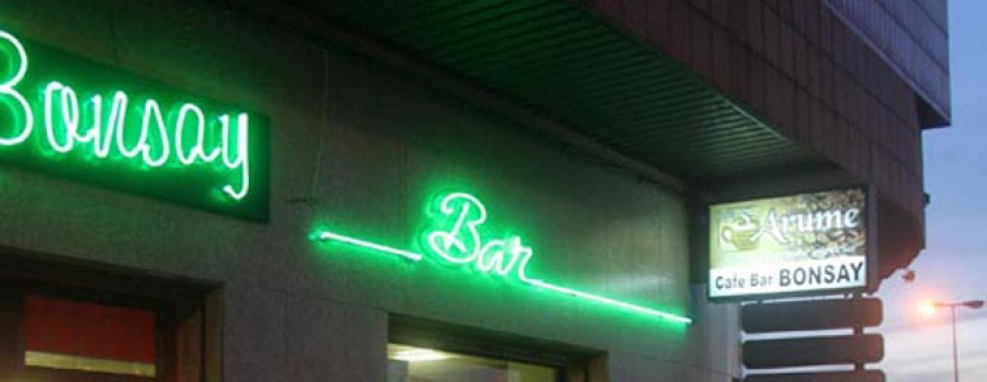 Roban 1.500 euros y varios décimos de lotería en una cafetería de O Ramal