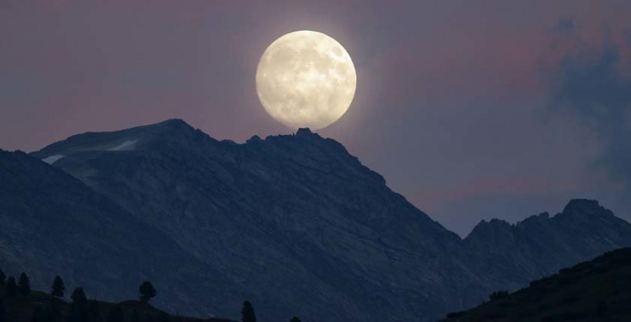 Confirman la existencia de hielo en la superficie lunar