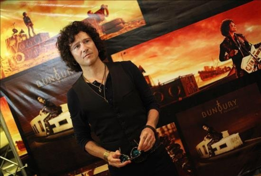 Enrique Bunbury quiere revisitar su repertorio de Héroes del Silencio