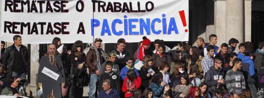 La Xunta obliga a rectificar a Soria, quien anunció un solo flotel para Galicia