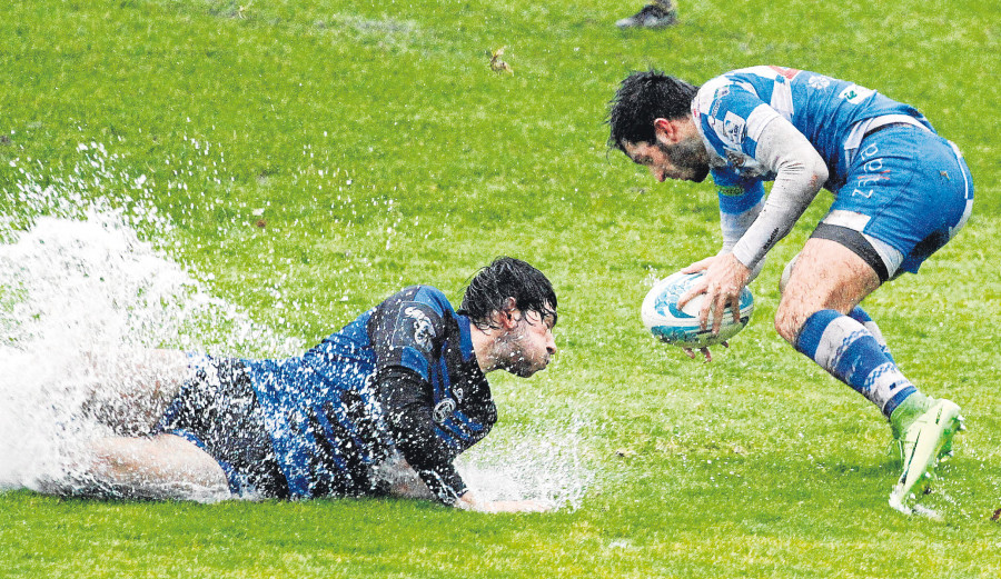 Os Ingleses gana a Ferrol bajo la lluvia y se sitúa en lo más alto