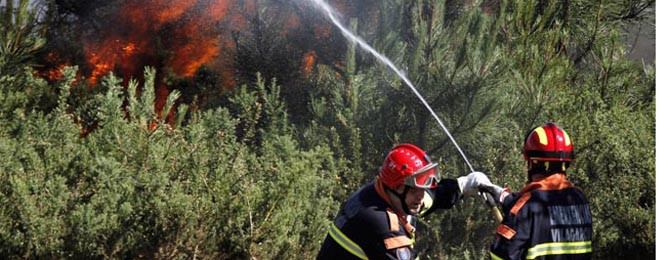 CALDAS de REIS - El primer gran incendio del verano arrasa al menos 20 hectáreas del Monte Xiabre