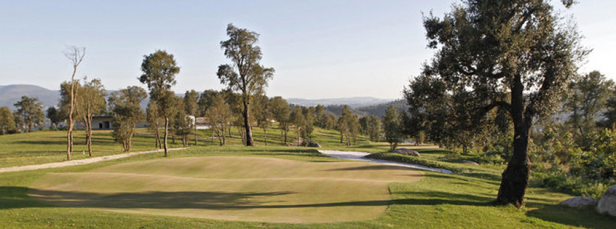 Ravella señala que sobre el campo de golf solo rige la ley de suelo de Galicia