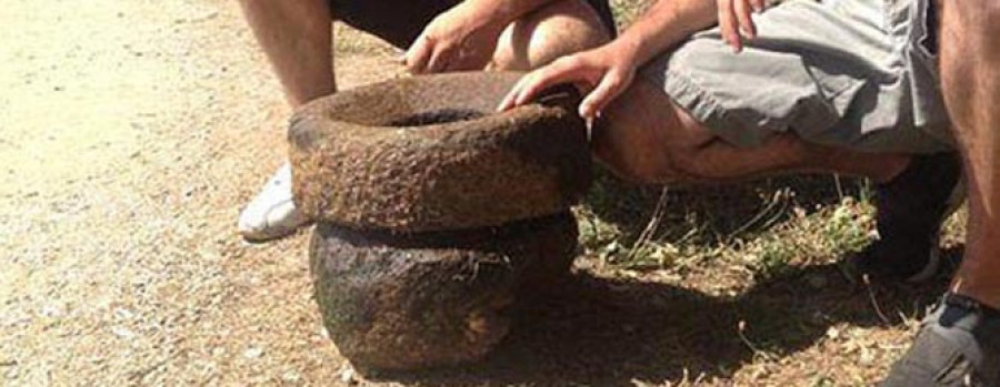 CALDAS DE REIS - Hallan en el Bermaña un molino de mano que podría datar de la época romana o la castreña