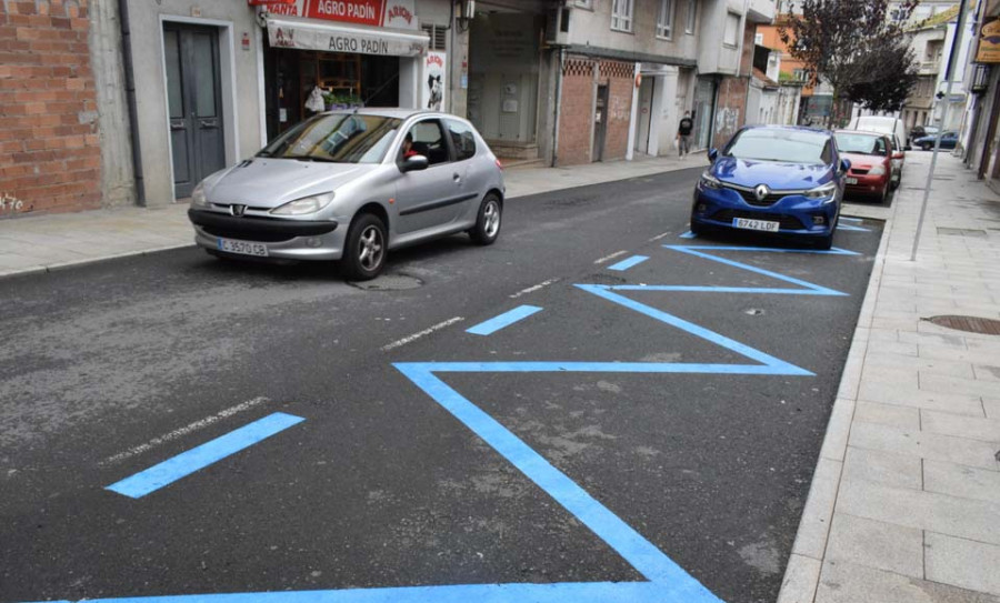 Ribeira convierte zonas de carga y descarga en parking express para darles una mayor utilidad