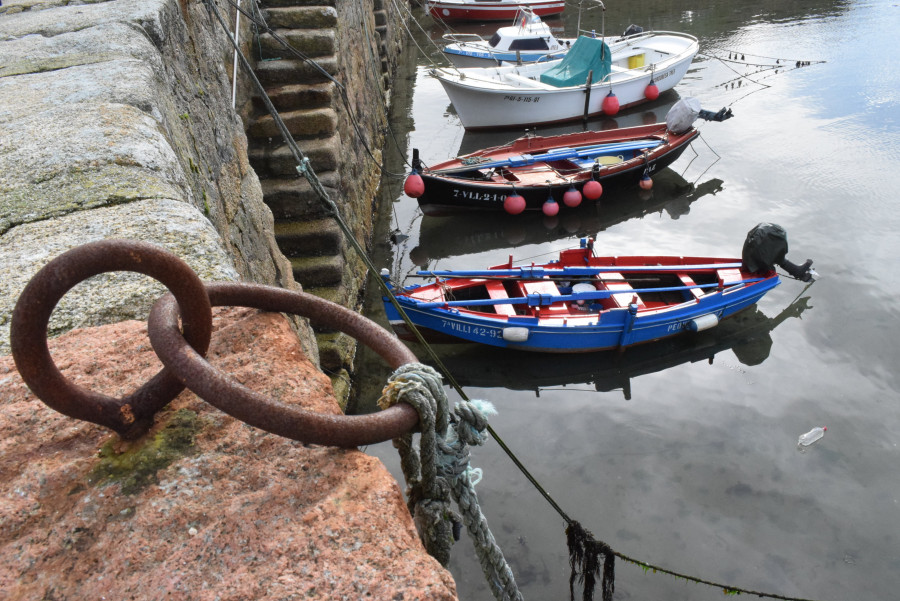 Fallece un septuagenario cuando achicaba el agua de su dorna en el puerto de Palmeira