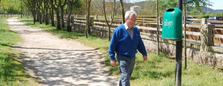 CALDAS - Papeleras recicladas y “de altura” para el paseo fluvial