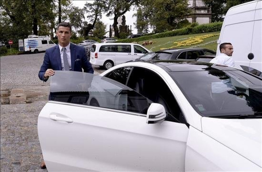 Cristiano Ronaldo promociona en Portugal su nueva línea de calzado