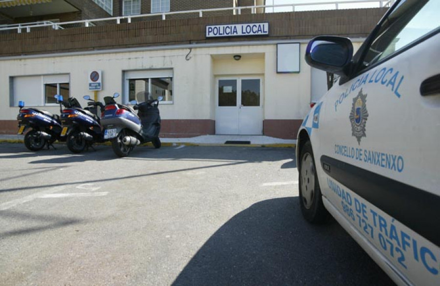 Piden cinco años de cárcel para un arousano que ocultaba droga en los contadores de luz de un edificio de Sanxenxo