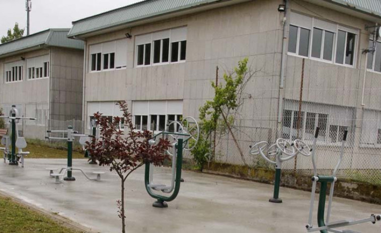 Cambados busca financiación para reformar los baños del CEIP de Castrelo