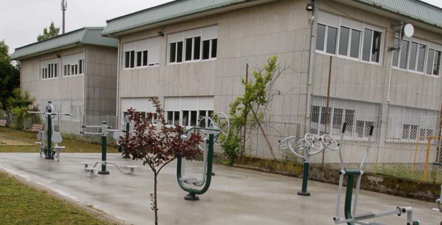 Cambados busca financiación para reformar los baños del CEIP de Castrelo