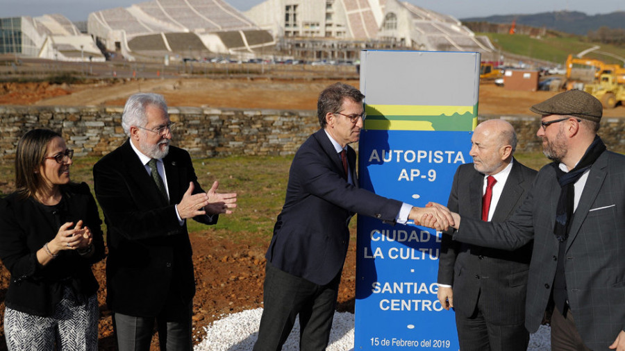 Feijóo reclama que las infraestructuras queden “al margen de un cambio  de Gobierno”