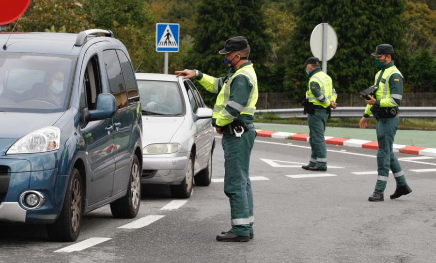 Los nuevos contagios siguen disparados en O Salnés pese a los 15 días de cierres