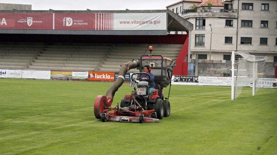 El Arosa jugará ante el Alondras en otro campo por las obras en A Lomba