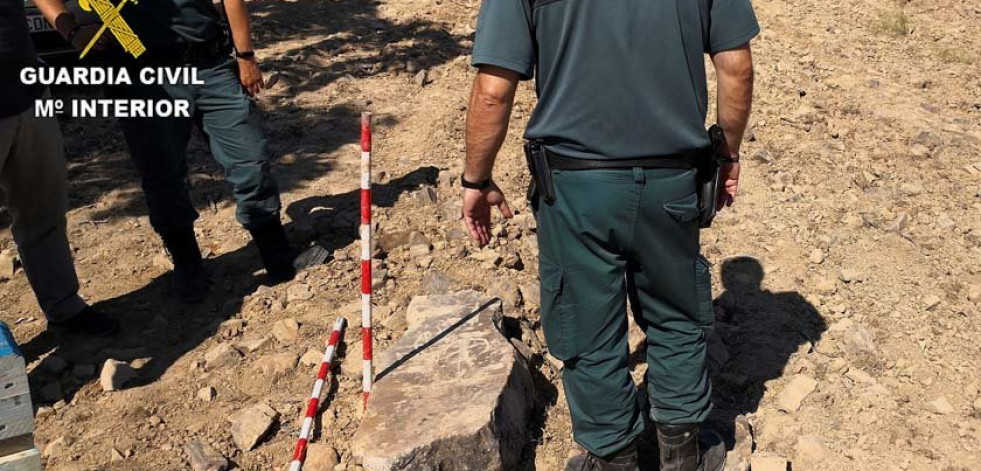 La Guardia Civil halla una estela de guerrero de la Edad de Bronce