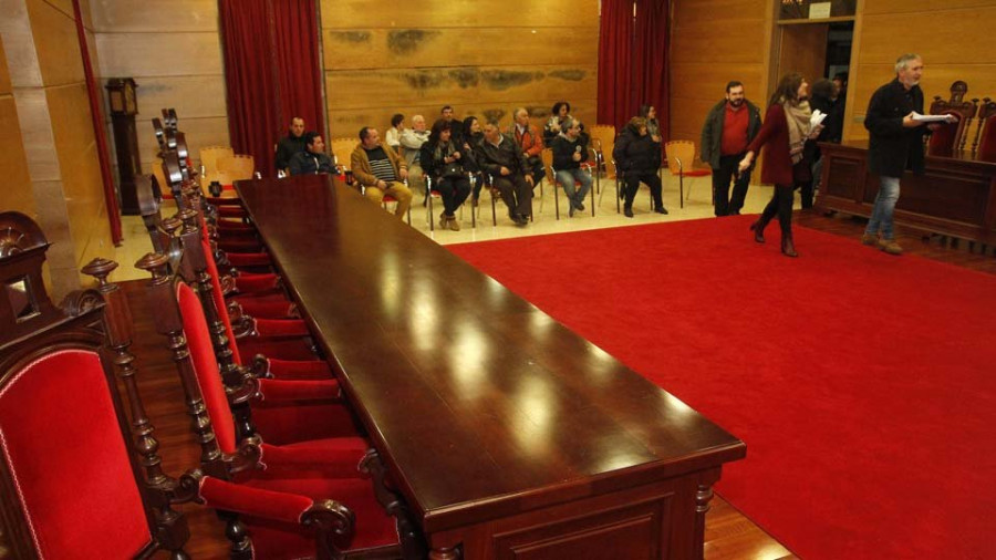 El PSOE inicia contactos pero duda de poder cerrar un pacto antes del 15