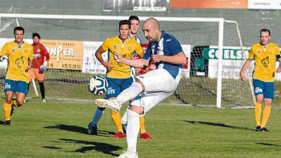 Cambados y Mondariz empatan en méritos 
y en goles en Burgáns