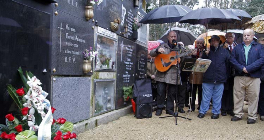 La huella de Santiago Iglesias se deja notar en un homenaje póstumo marcado por la música y la poesía