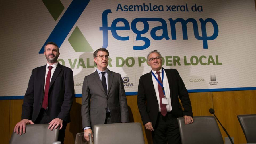 Feijóo marca la financiación como asunto prioritario en la nueva etapa  de la Fegamp