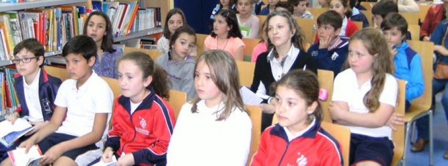 Catoira celebra hoy el Día del Libro y en Caldas los escolares participan en la radio