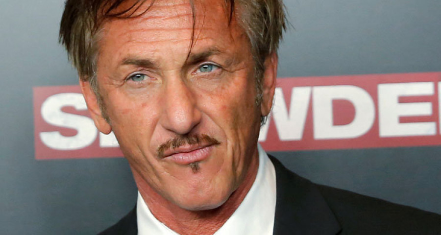 Sean Penn disfruta de Hawai  en compañía de su nueva novia