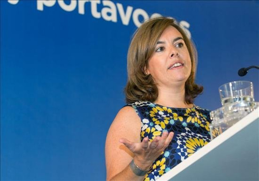Sáenz de Santamaría anuncia un paquete completo de medidas para activar el empleo