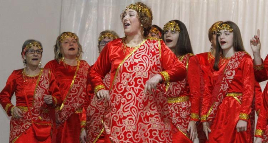 Reportaje | La sátira con cuño vilaxoanés reina en las comparsas y el gran desfile paralizará hoy la ciudad