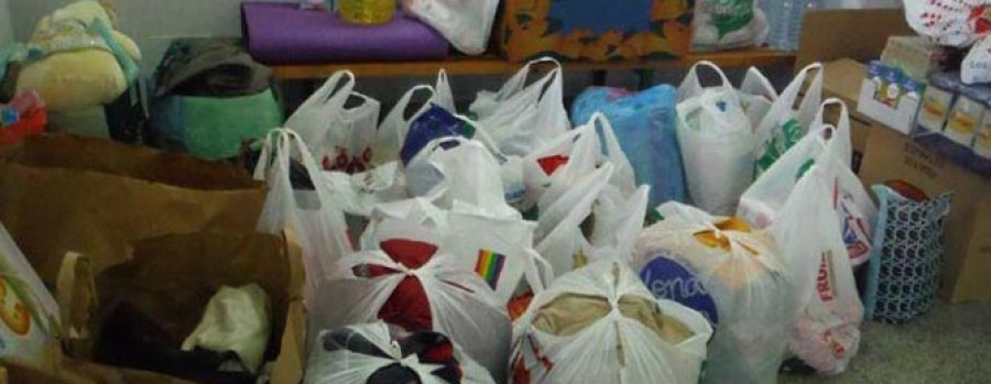 SANXENXO - Las Xornadas Solidarias permiten recoger alimentos y juguetes en una activa jornada en Baltar