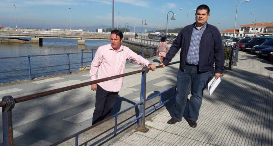 El gobierno reprocha el incumplimiento de la mejora del paseo marítimo a Portos