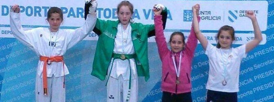 Triplete del taekwondo de O Salnés en el Gallego Escolar