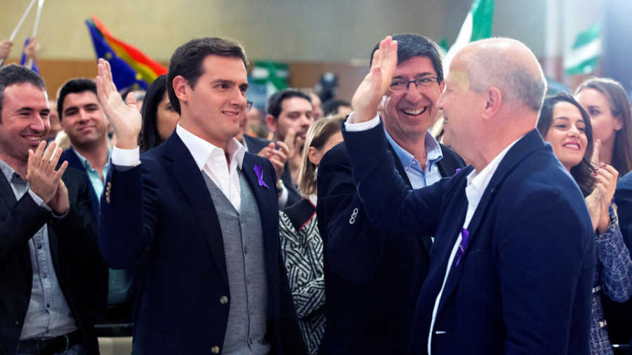 Albert Rivera denuncia que Pedro Sánchez lo “hace todo por el poder”