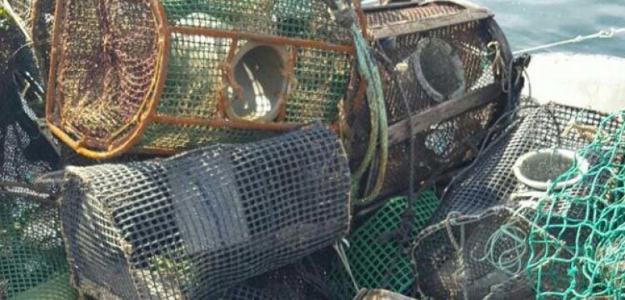 Decomisan 362 kilos de marisco y 470 nasas en un operativo contra el furtivismo en la Ría de Arousa