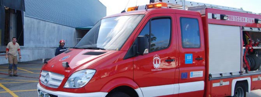 MORAÑA-Una conductora ingresa en Montecelo tras colisionar contra un muro y volcar su coche