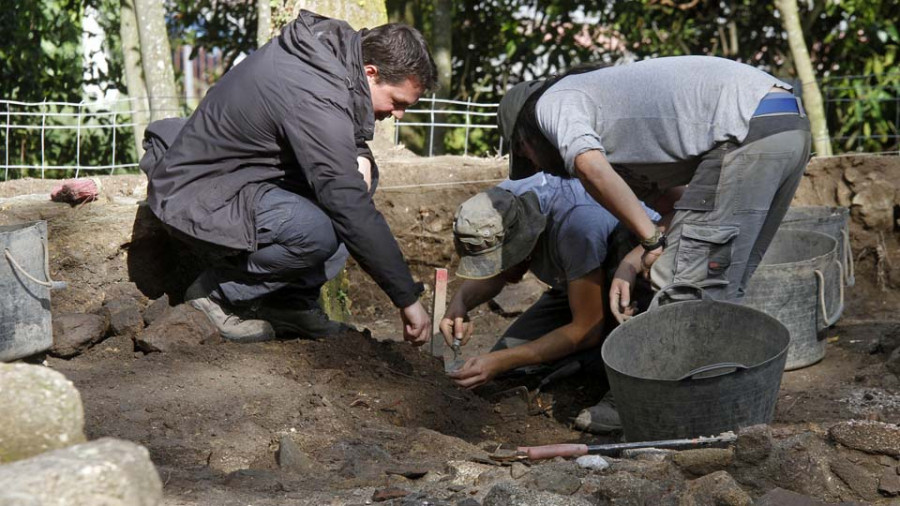 Fomento ejecuta los últimos pasos  para la musealización del Castro Alobre