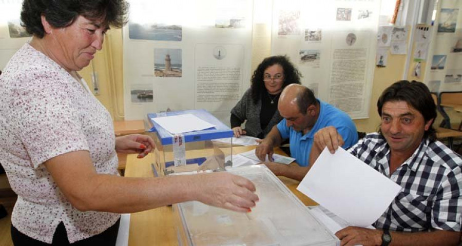 Más de 5.600 socios de Rías Baixas eligen en las urnas a sus 22 vocales