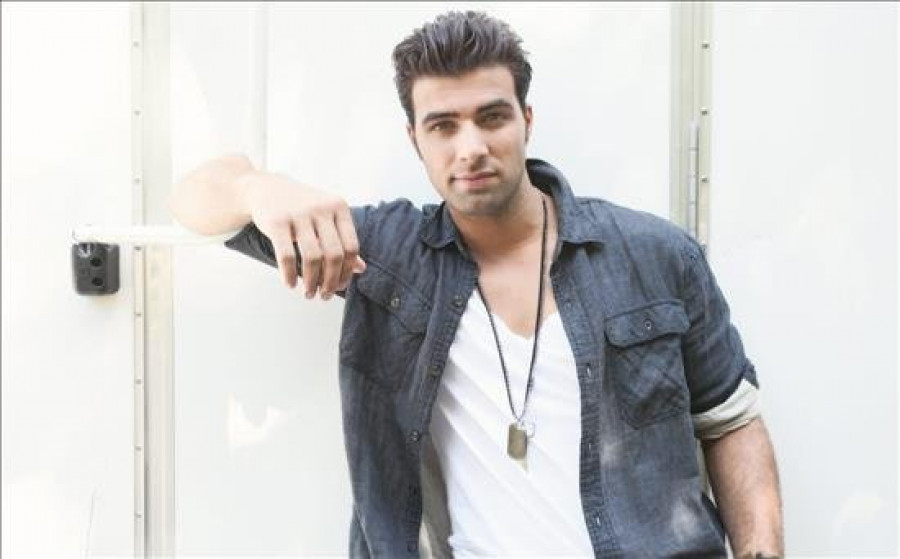 Jencarlos Canela coprotagonizará la miniserie "Telenovela" de Eva Longoria