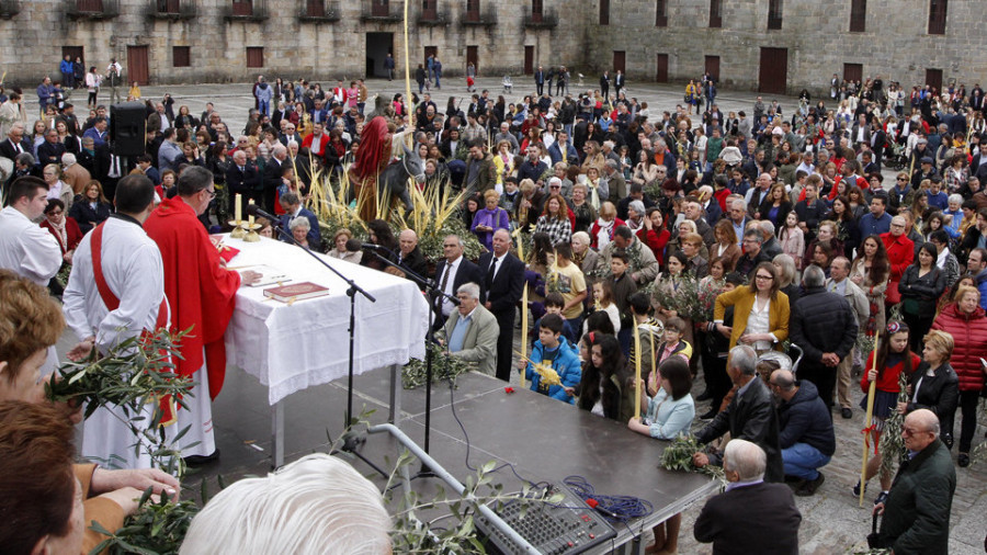 La Bendición de Ramos llena las calles de O Salnés de cientos de fervorosos fieles