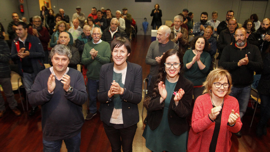 Lucía César promete “traballo honesto” no arranque da súa carreira á Alcaldía