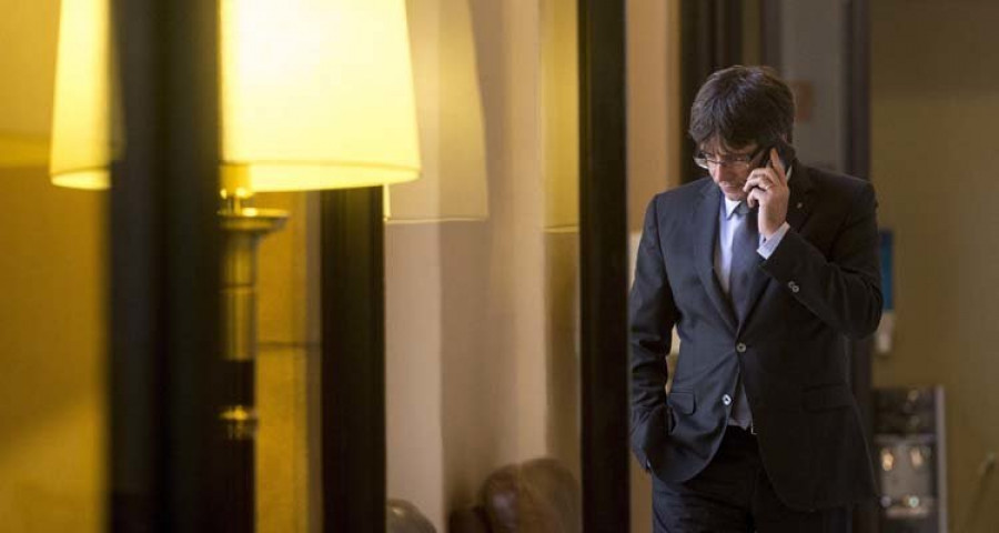 Puigdemont:
“Esto se ha terminado. Los nuestros
nos han sacrificado”