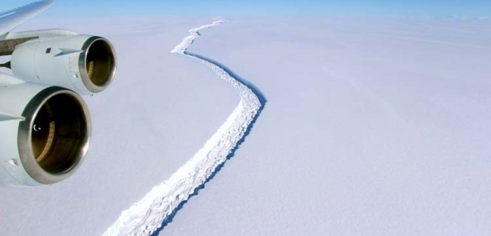 Uno de los mayores icebergs de la historia está a la deriva