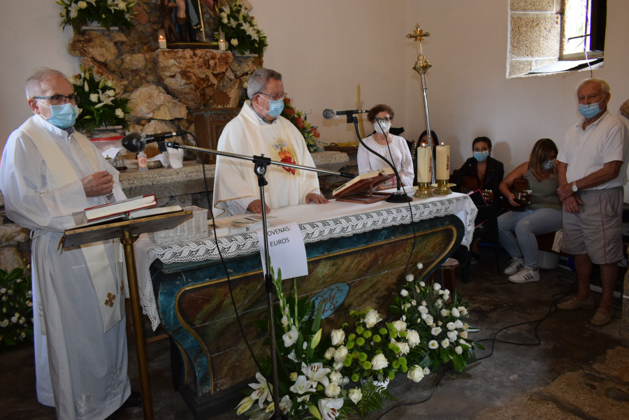 Ribeira honró a San Roque con misas pero sin las tradicionales procesión y romería