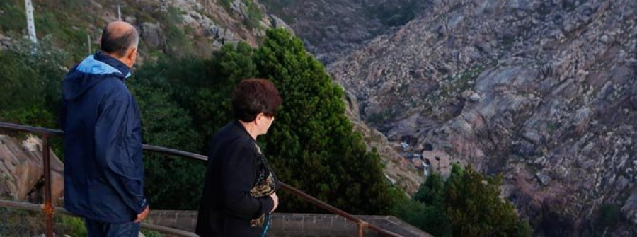 Localizan el cuerpo del joven de Bamio que se precipitó por un acantilado en O Ézaro