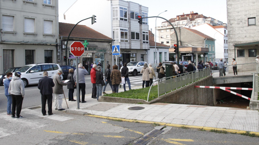 La asistencia telefónica provoca largas colas en los centros de salud en el primer día de la vacuna contra la gripe