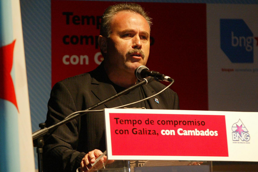 Dimite el concejal del BNG Xaquín Charlín "Chon" tras llamar "chochito de oro" a Soraya Sáez de Santamaría