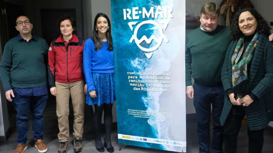 Amicos y cofradías contribuirán a reducir la basura marina en el Parque Natural das Illas Atlánticas