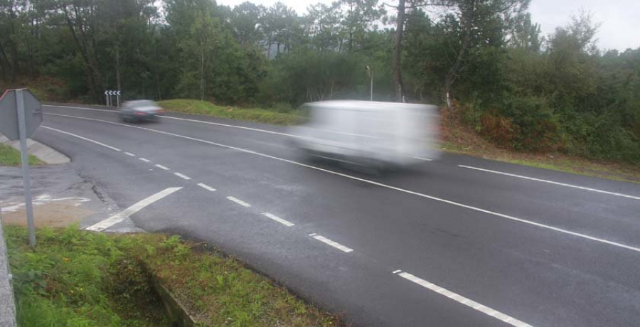 La Diputación evalúa el comportamiento del tráfico en 300 kilómetros de O Salnés